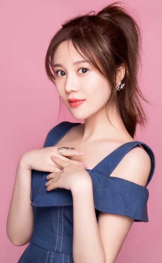 邬靖靖:清纯靓丽,唯美灵动!__财经头条