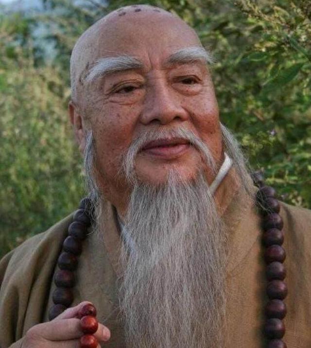 朱龙广不仅仅有如来这一个经典的角色,他还在武林外传中饰演了佟湘玉