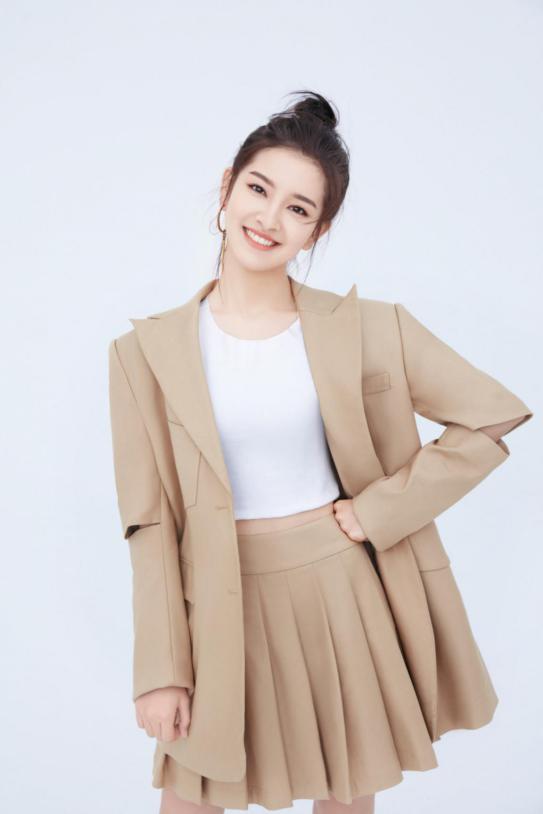 德漾娱乐演员张雪菡新剧开机搭档张新成出演光芒