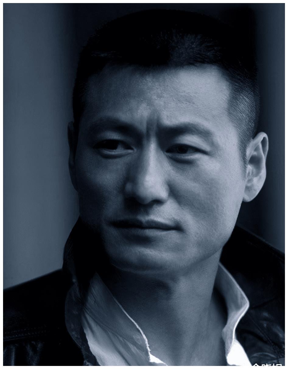 实力硬汉人气不火转行导演的范雨林妻子胜过初恋