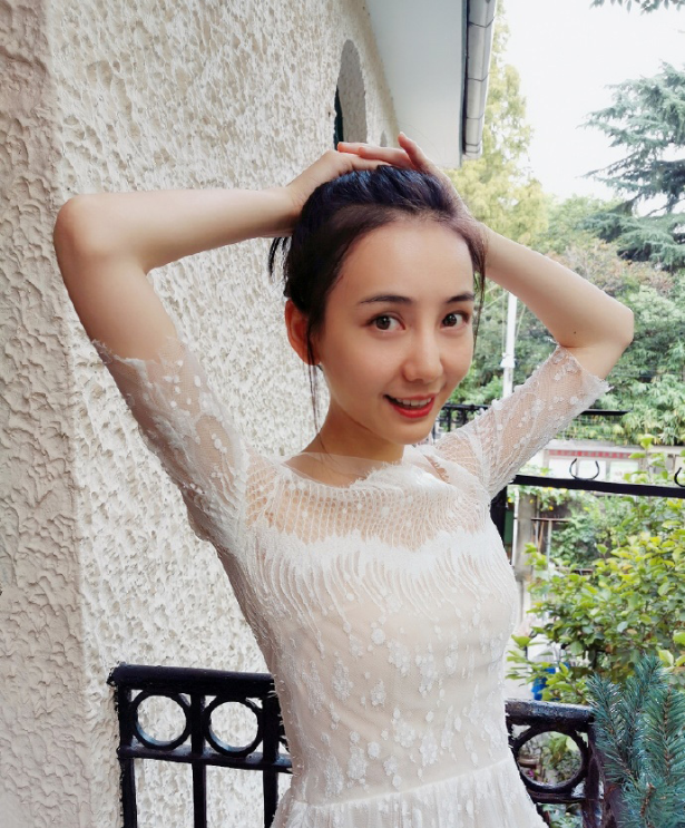 冯笑笑演员陆怡璇第四部开始,林逸从雪山疗伤归来后,惊梦不断,原来这