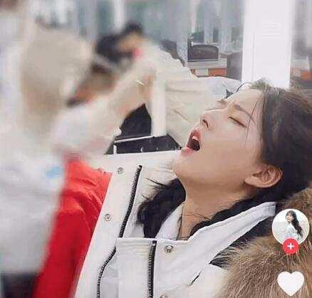 明星做核酸检测被拍,刘晓庆淡定,赵露思搞怪,江疏影花容失色