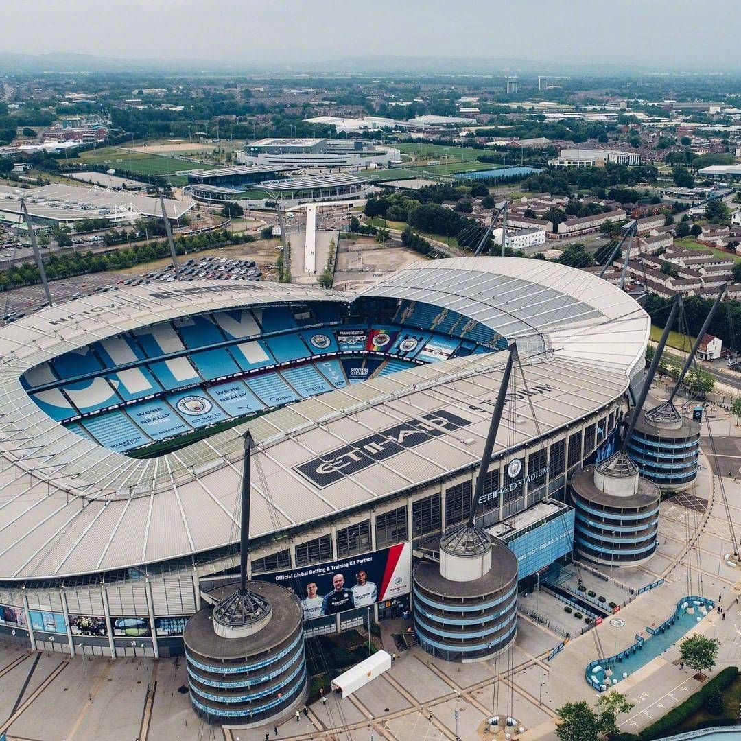 曼城足球俱乐部近日官方晒出球队主场阿提哈德球场的照片