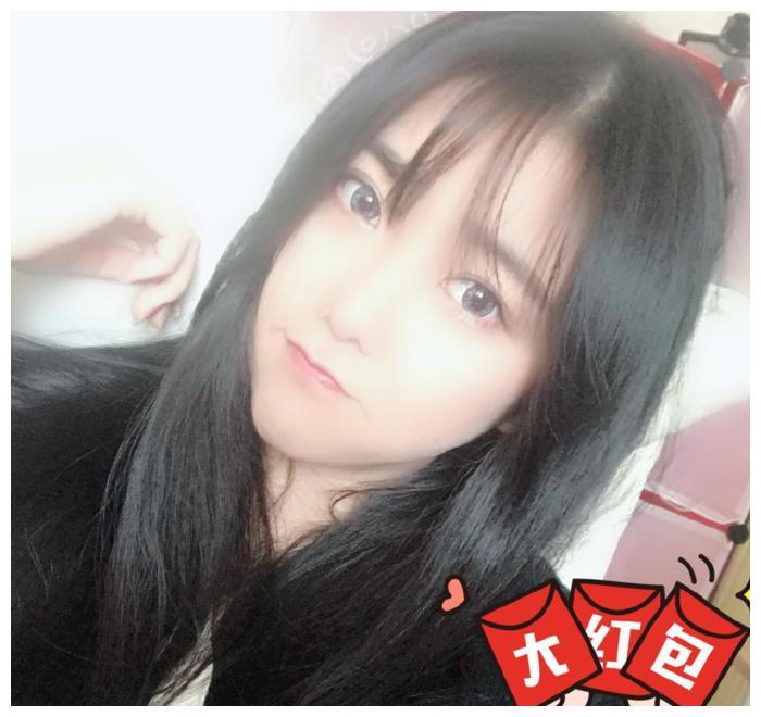 小团团最想删除的露全脸照,"黑粉"经常拿来恶搞