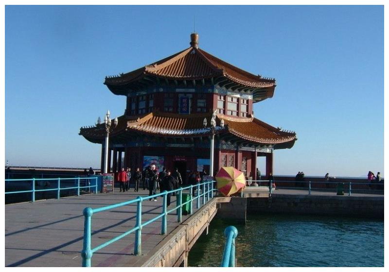 青岛拍婚纱照的圣地，很多情侣专程过来，就连当地人也喜欢去