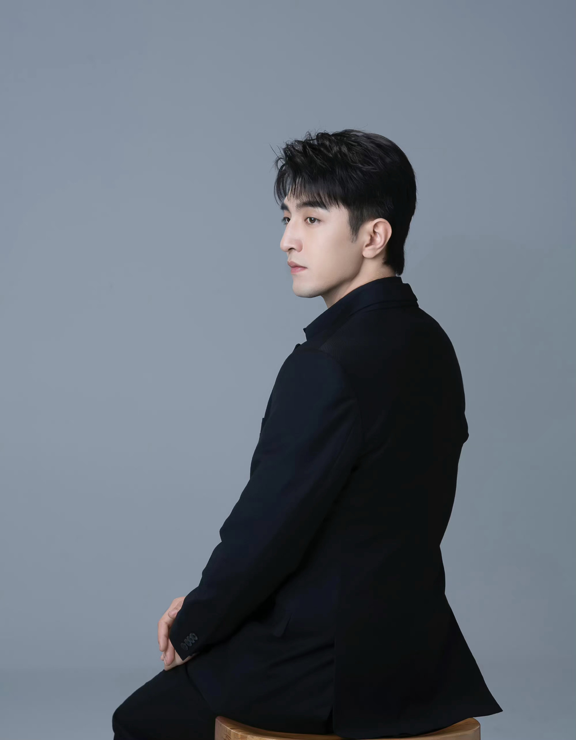 金瀚《甜小姐与冷先生》最新造型,一身西装帅气有型_高清图集_新浪网