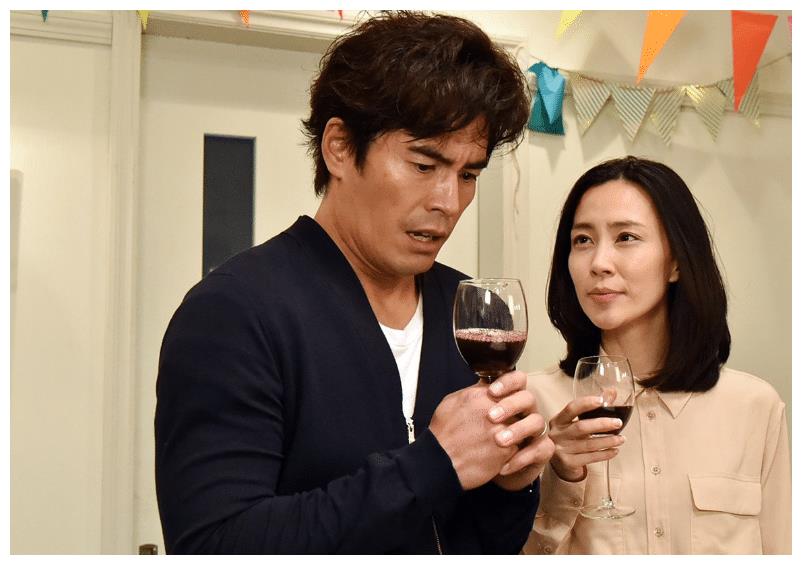 《我的恐怖妻子》展现婚姻的阴暗,愚蠢与智慧对比,绝望中寻希望
