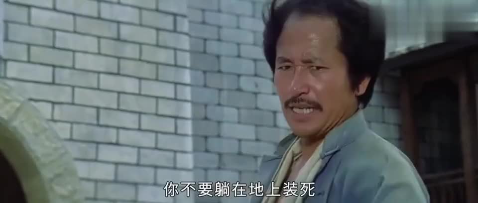 少林:功夫无赖横行霸道,专挑老人下手,少侠忍无可忍出手教训_新浪新闻