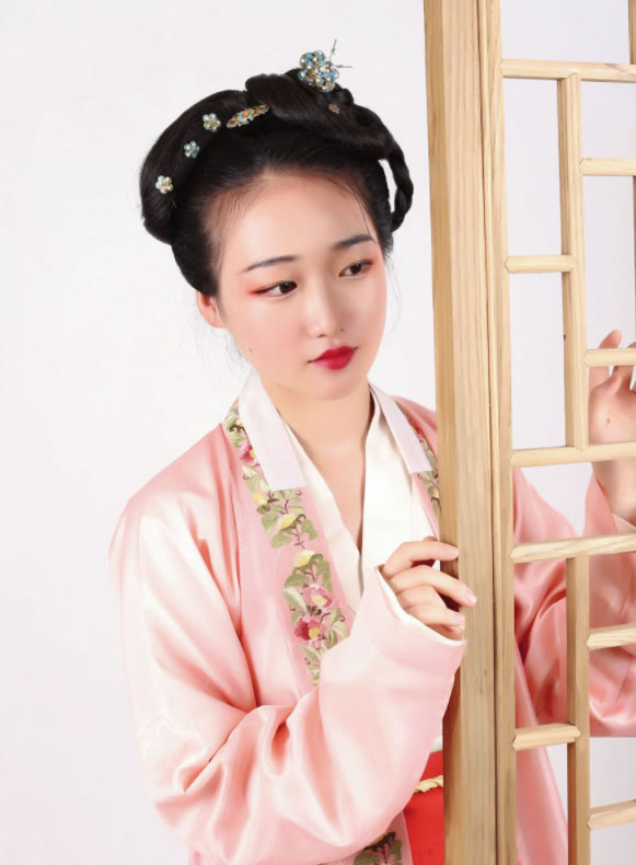 宋风侧编发盘发造型图解|头发|汉服|假发片_新浪新闻