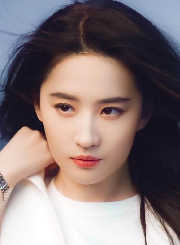 刘亦菲时尚潮流写真,一笑倾城,倾国倾城_高清图集_新浪网
