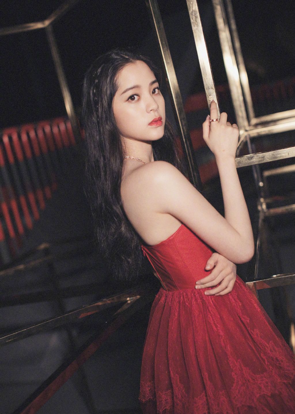 宅男女神欧阳娜娜写真合集,大长腿很拉风,身材好得让人嫉妒