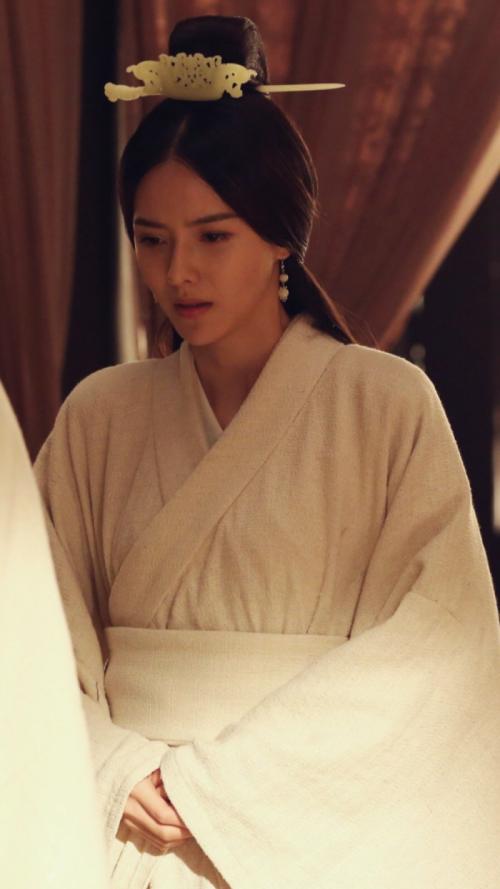 甄宓颜值不输大小乔差点让曹操父子三人反目结局令人唏嘘