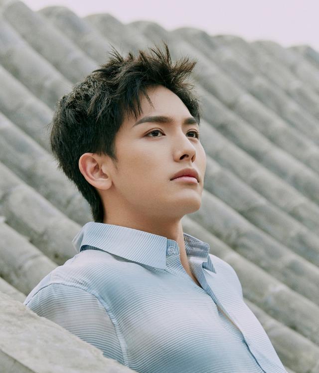 然而,根据小编的搜索,王一伦的原名似乎是这样称呼的,但也许"伦"这个