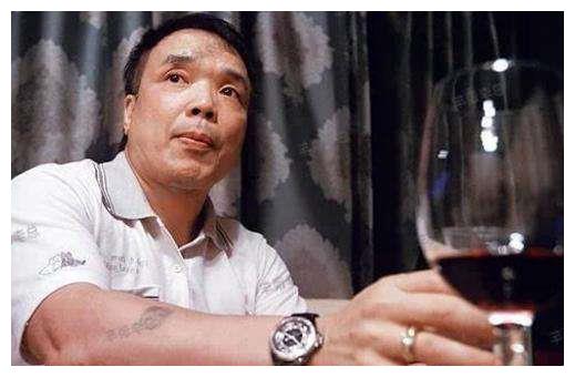 张子强曾计划绑架成龙被刘国雄紧急阻止成龙事后也感到后怕