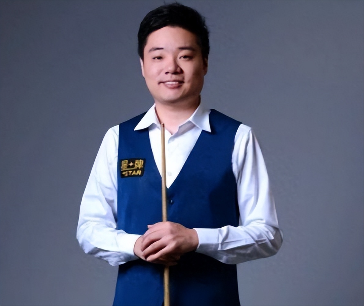 丁俊晖朴素庆37岁生日全家福流出大6岁妻子依旧靓丽动人