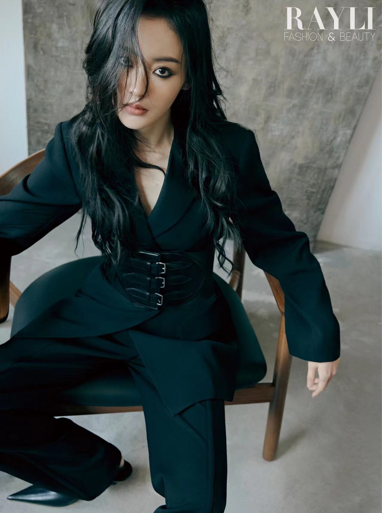 张天爱最新杂志大片慵懒烟熏style热烈明媚