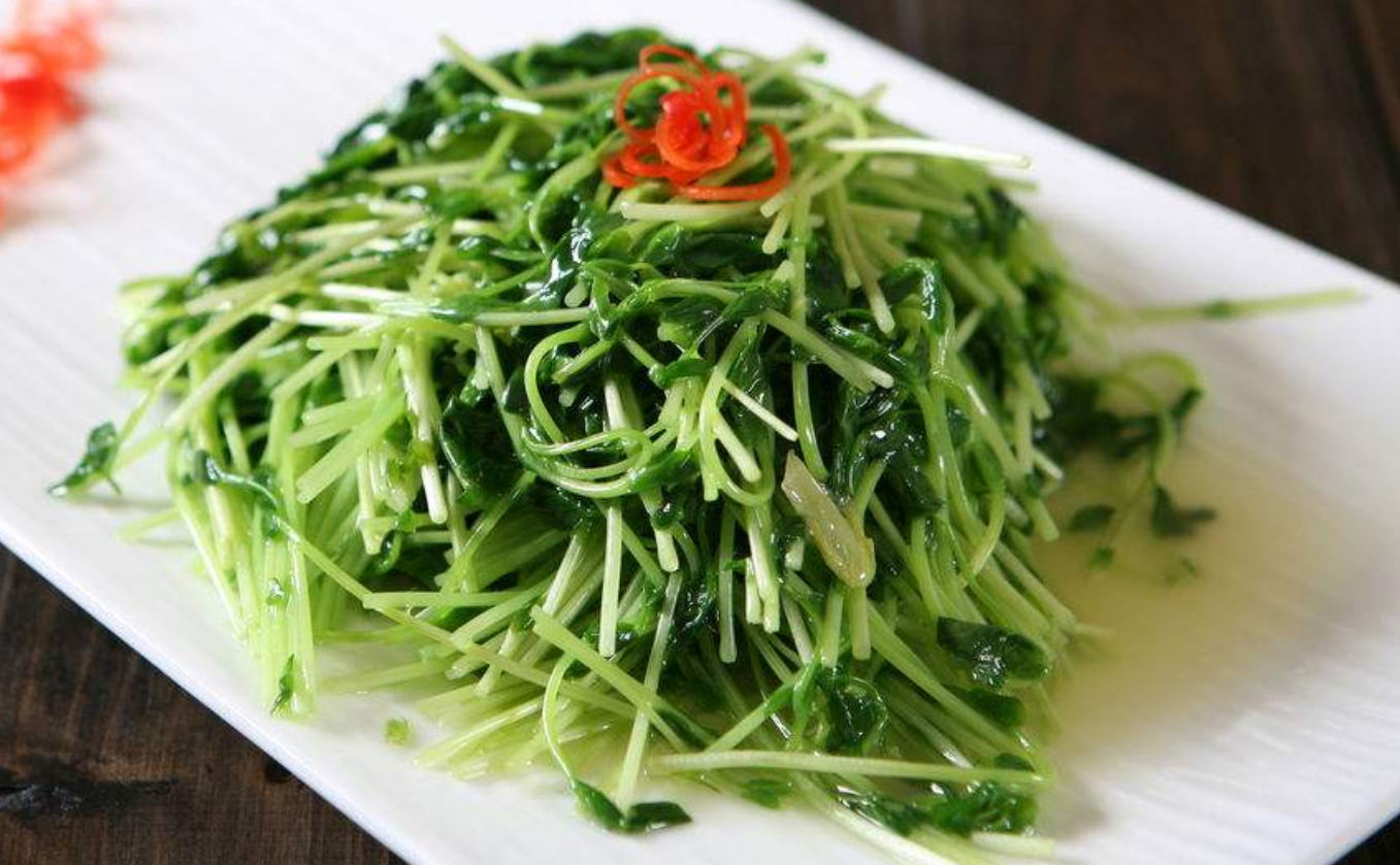 3 清炒豆苗准备食材如下:豌豆苗400克,色拉油30克,白砂糖10克,盐2克