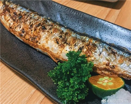 吃在大连-鳗鱼盖饭定食,鳗鱼满满,一口下去很上头~