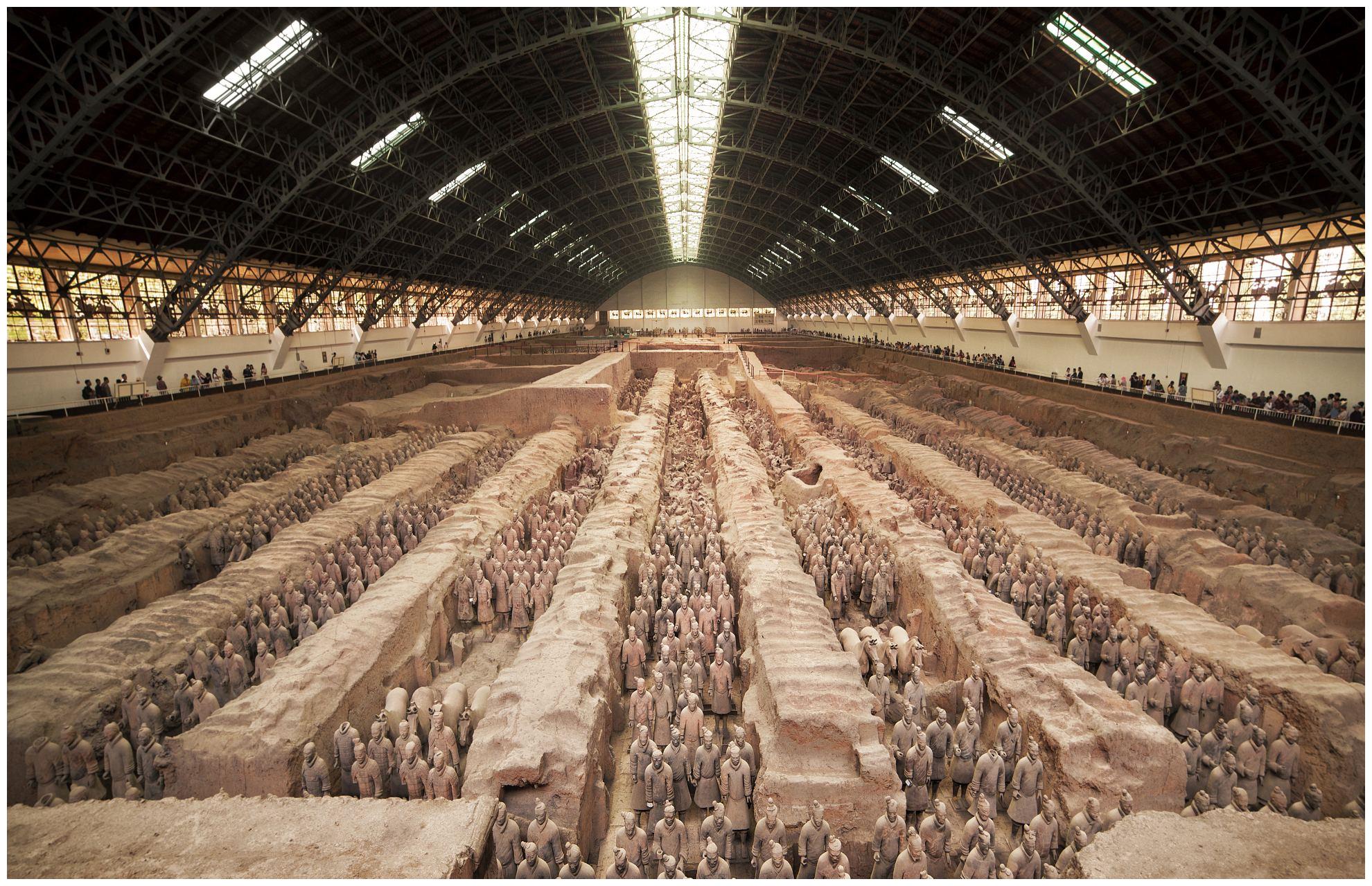 秦朝灭亡时,为何还有50万大军按兵不动?秦始皇下了一道死命令