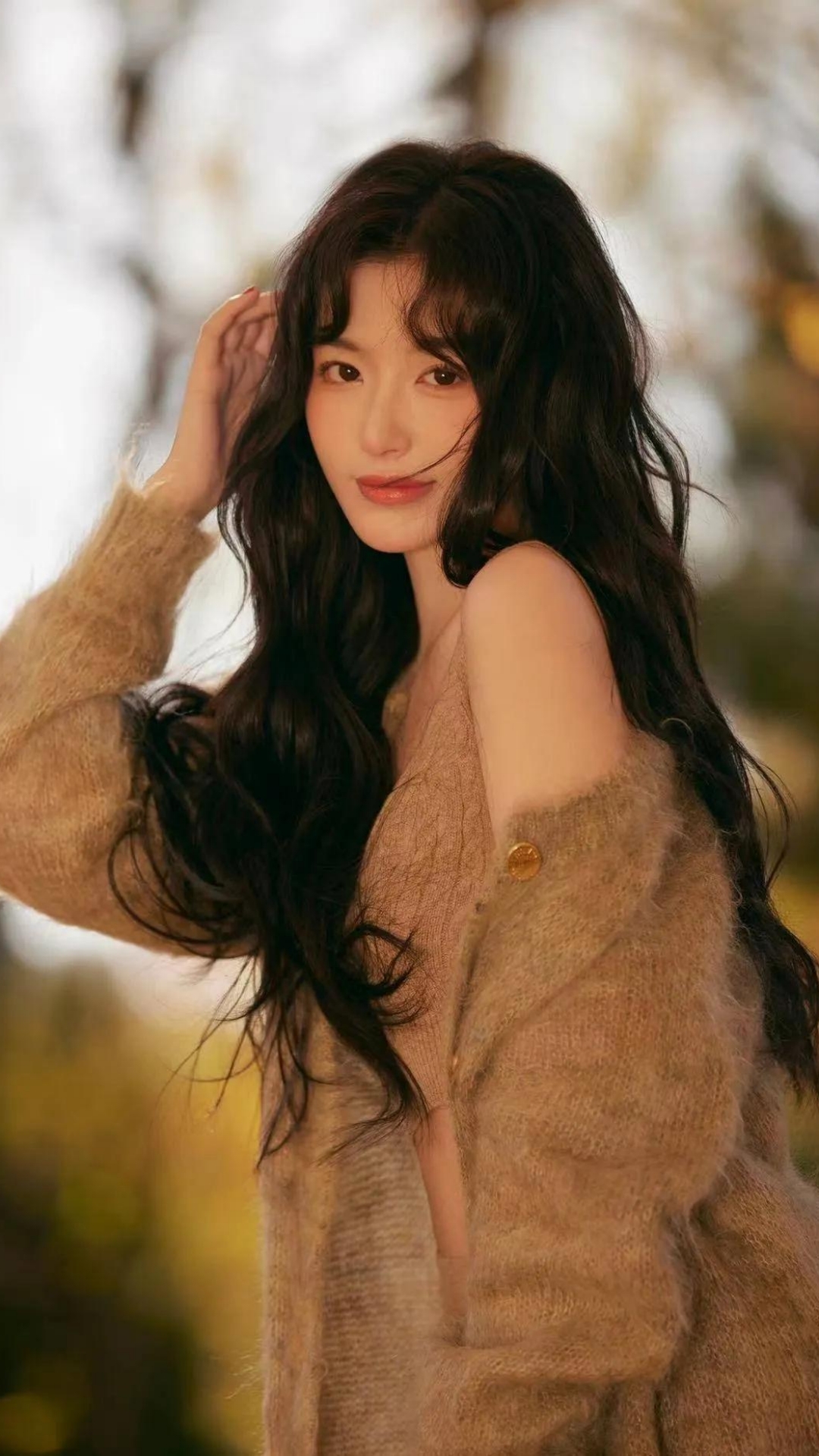 孙雪儿没有华丽的修饰,梧高凤必至,花香蝶自来