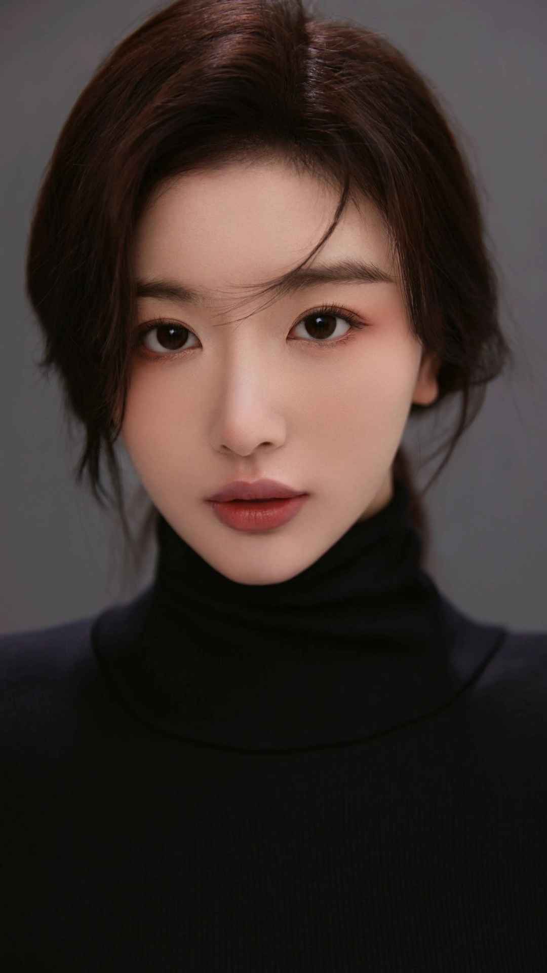 孙雪儿没有华丽的修饰,梧高凤必至,花香蝶自来