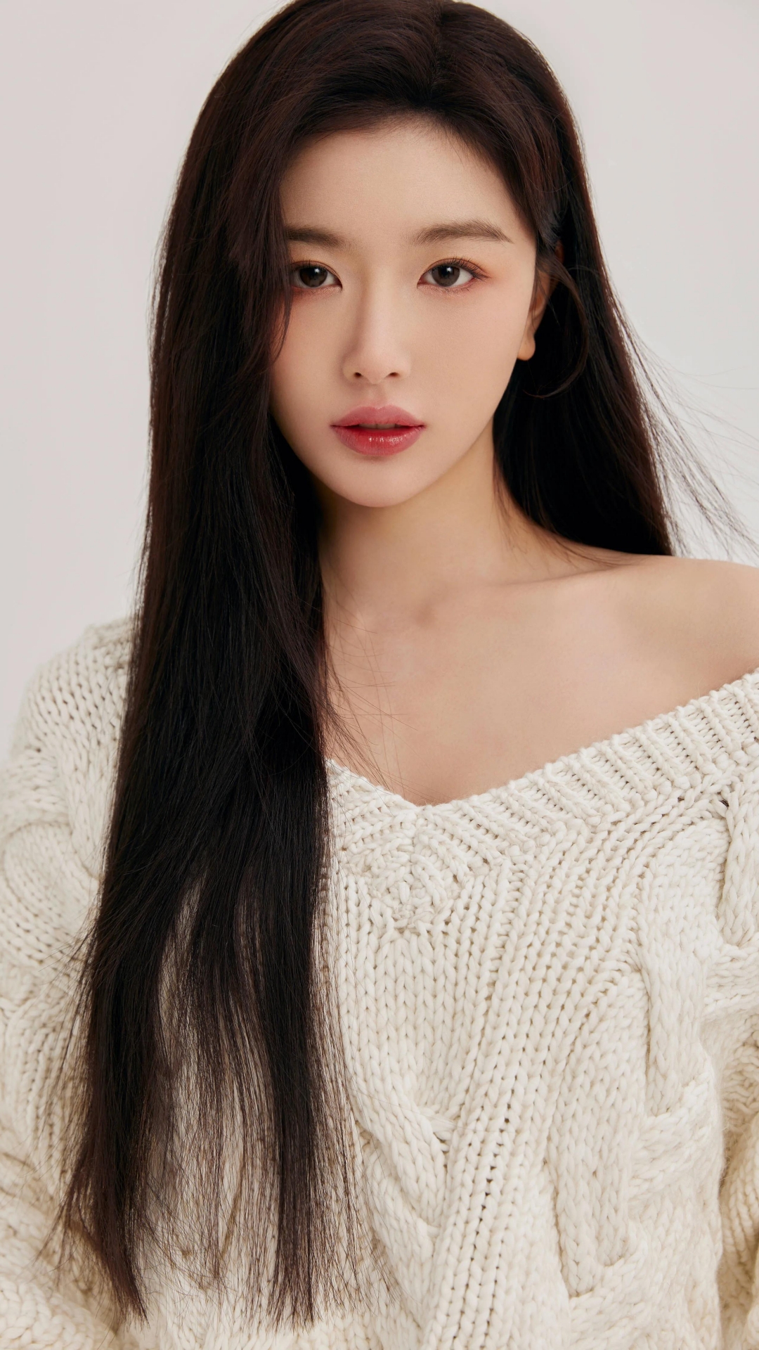 孙雪儿没有华丽的修饰,梧高凤必至,花香蝶自来