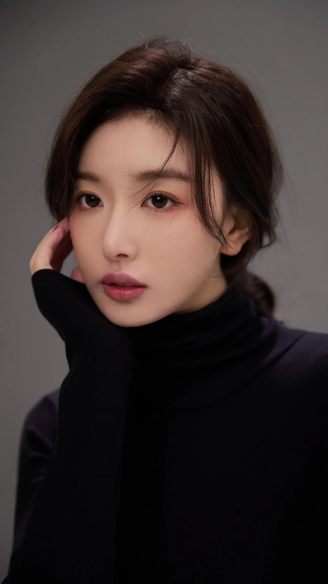 孙雪儿没有华丽的修饰,梧高凤必至,花香蝶自来