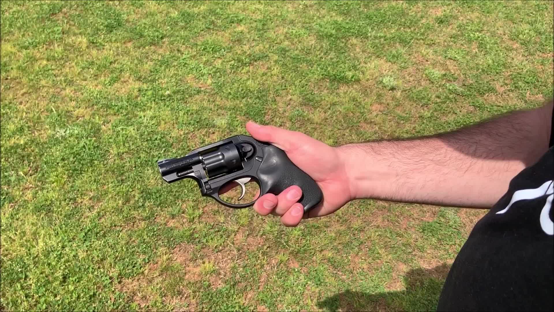 史密斯韦森617左轮手枪,点22lr小口径弹药供弹10发,靶场实测