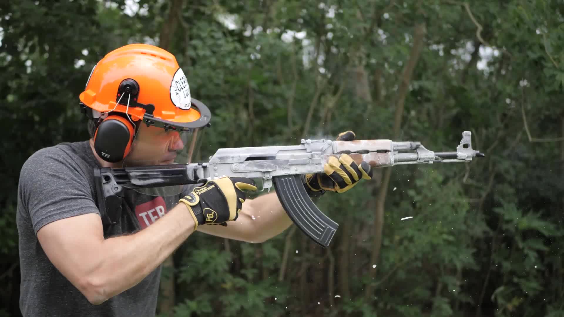 冰冻测试:ak-47步枪与ar-15步枪,简单抗造真不是随便说说的!