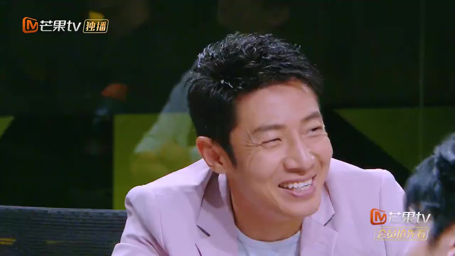 戚薇撒贝宁感情线被杨蓉深扒,何炅成吃瓜群众,侯明昊满脸佩服!