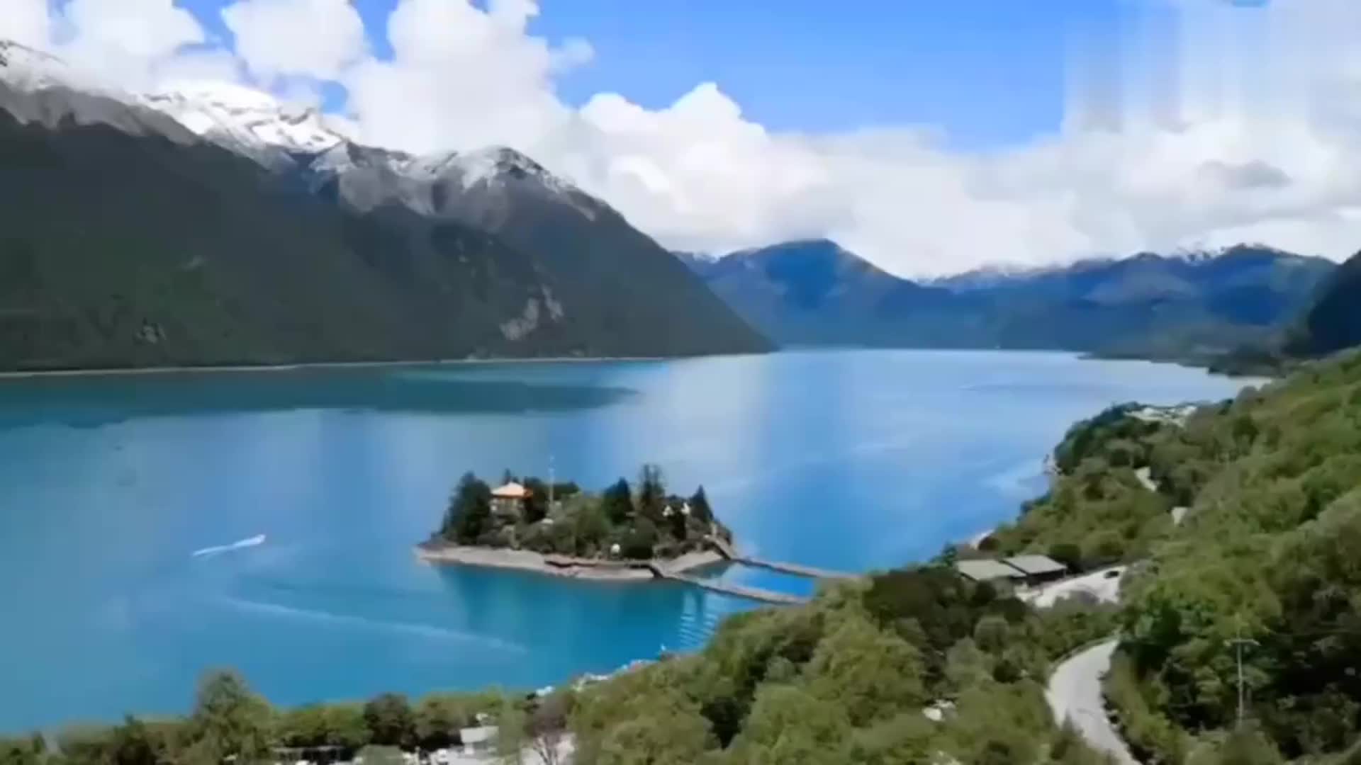 西藏林芝巴松措,最蓝的湖泊,有东方小瑞士之称