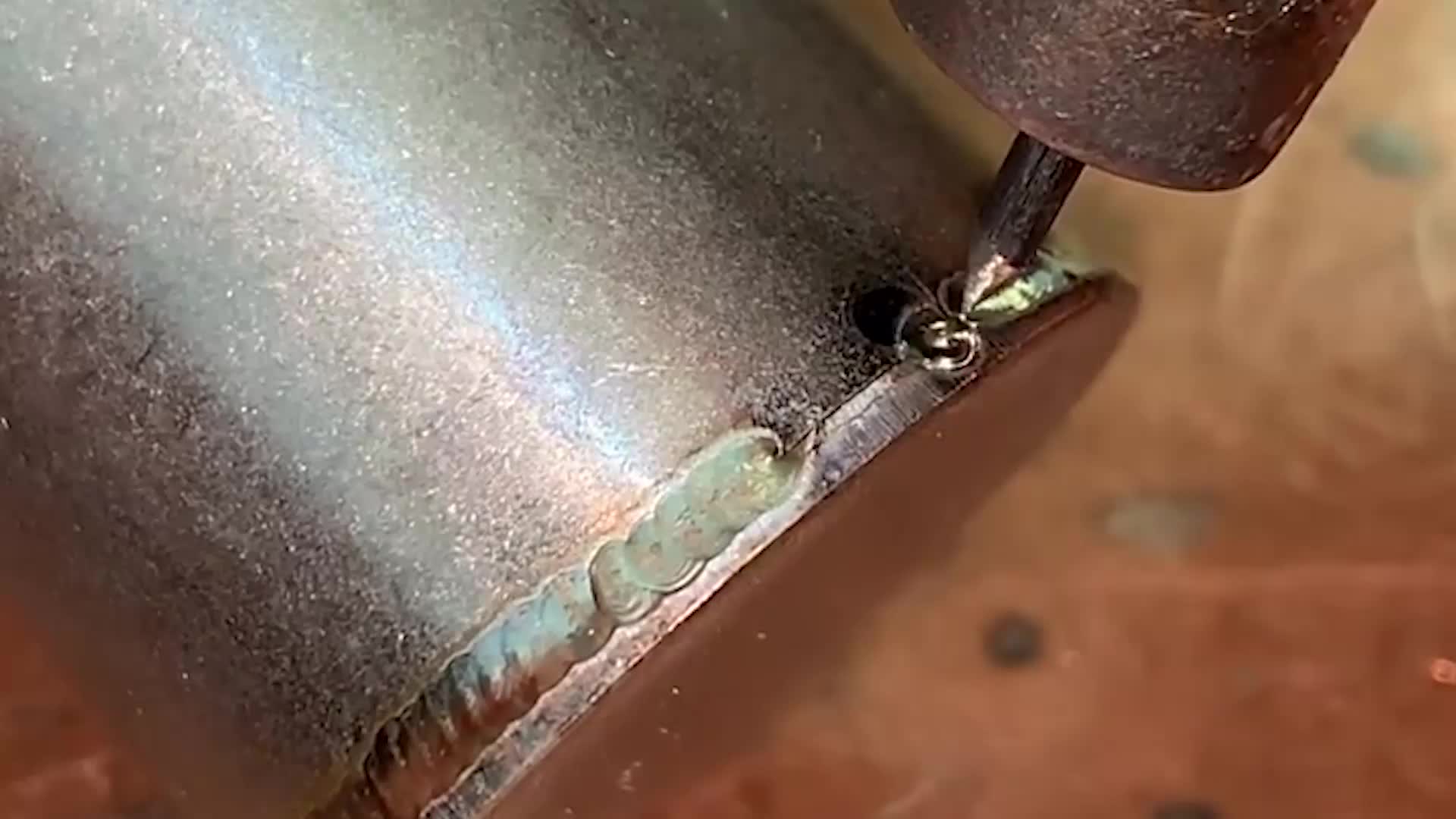 不多见的冷焊技术焊接密封性强,效果令人满意