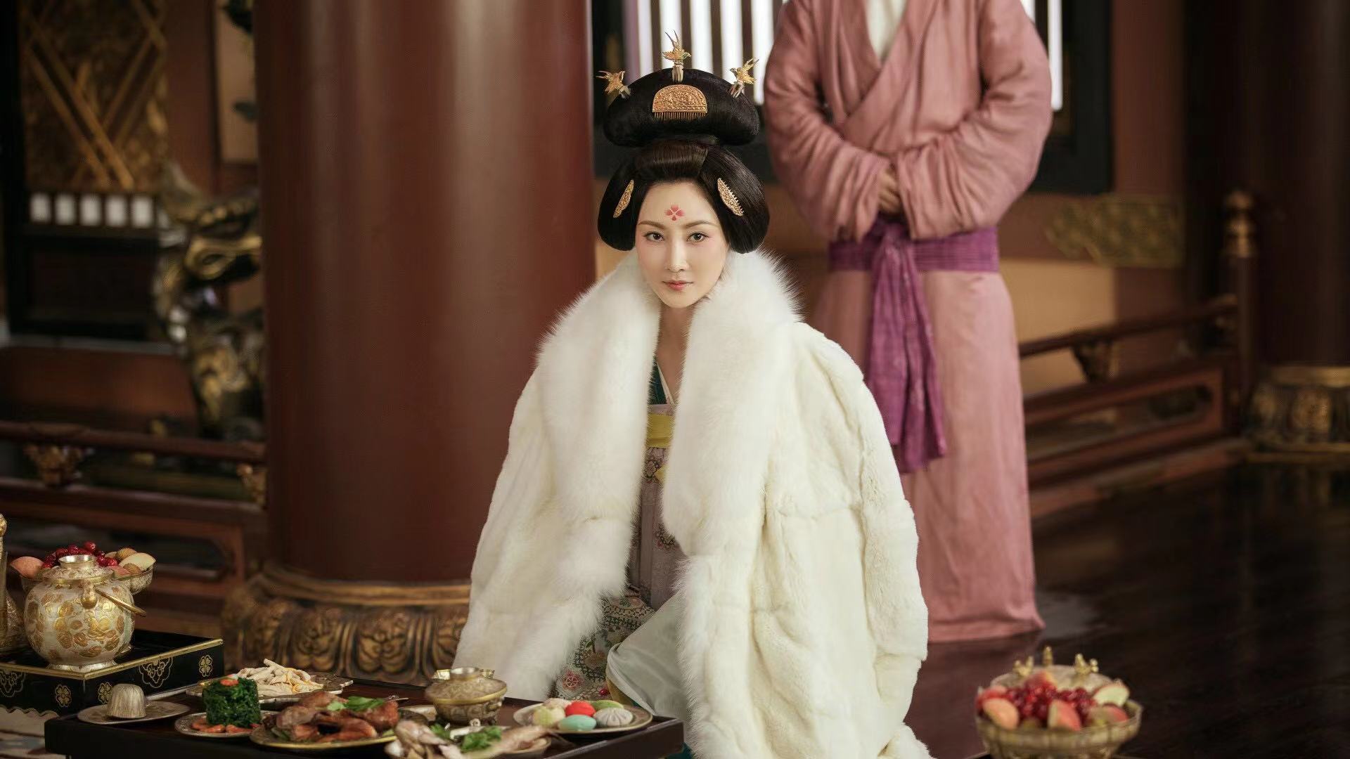 骊歌行》剧情渐入高潮  在电视剧《骊歌行》中,林鹏古装造型端庄大气