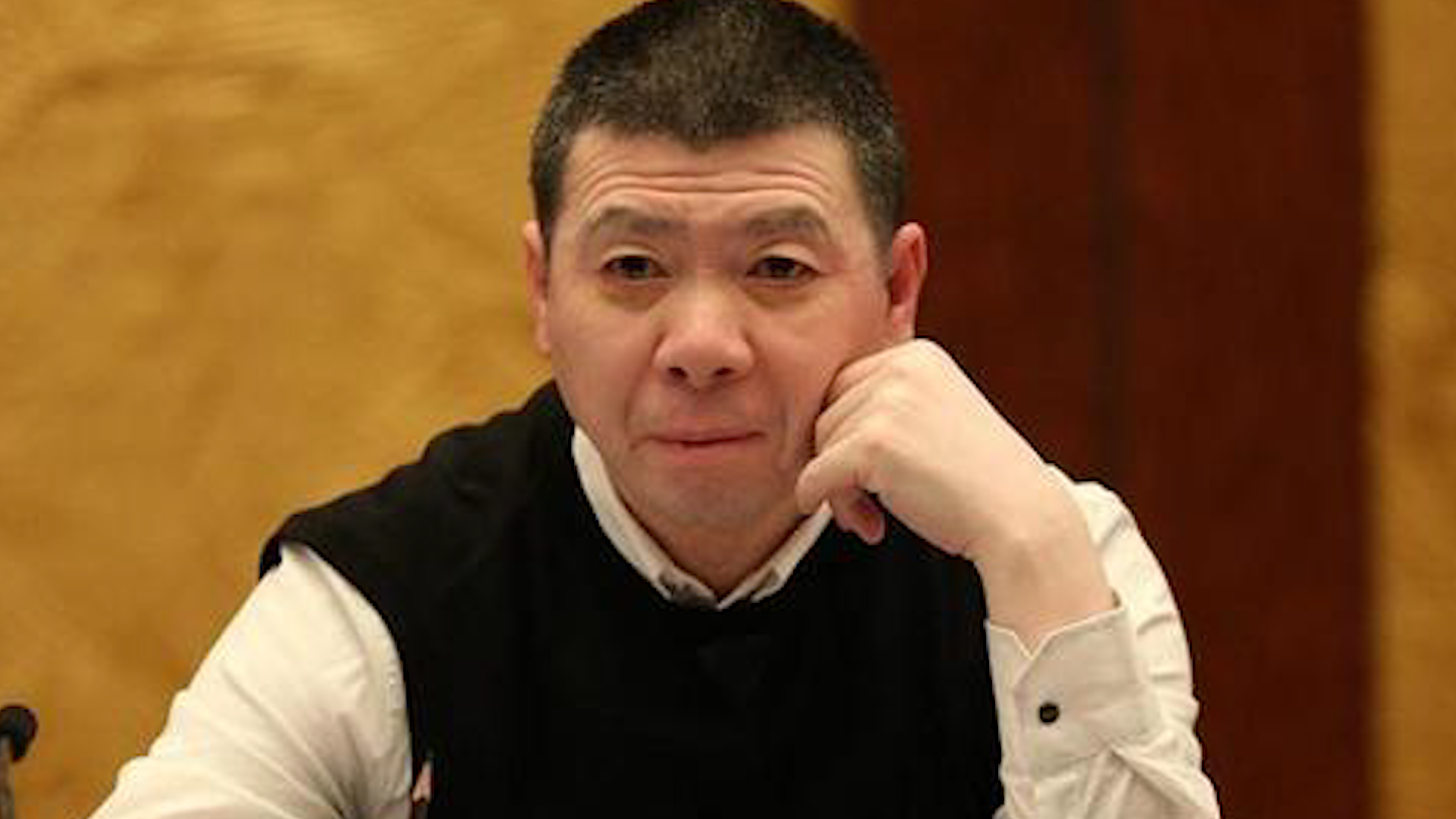 冯小刚火速偿还华谊1.68亿,网友直呼:比郑爽还有钱