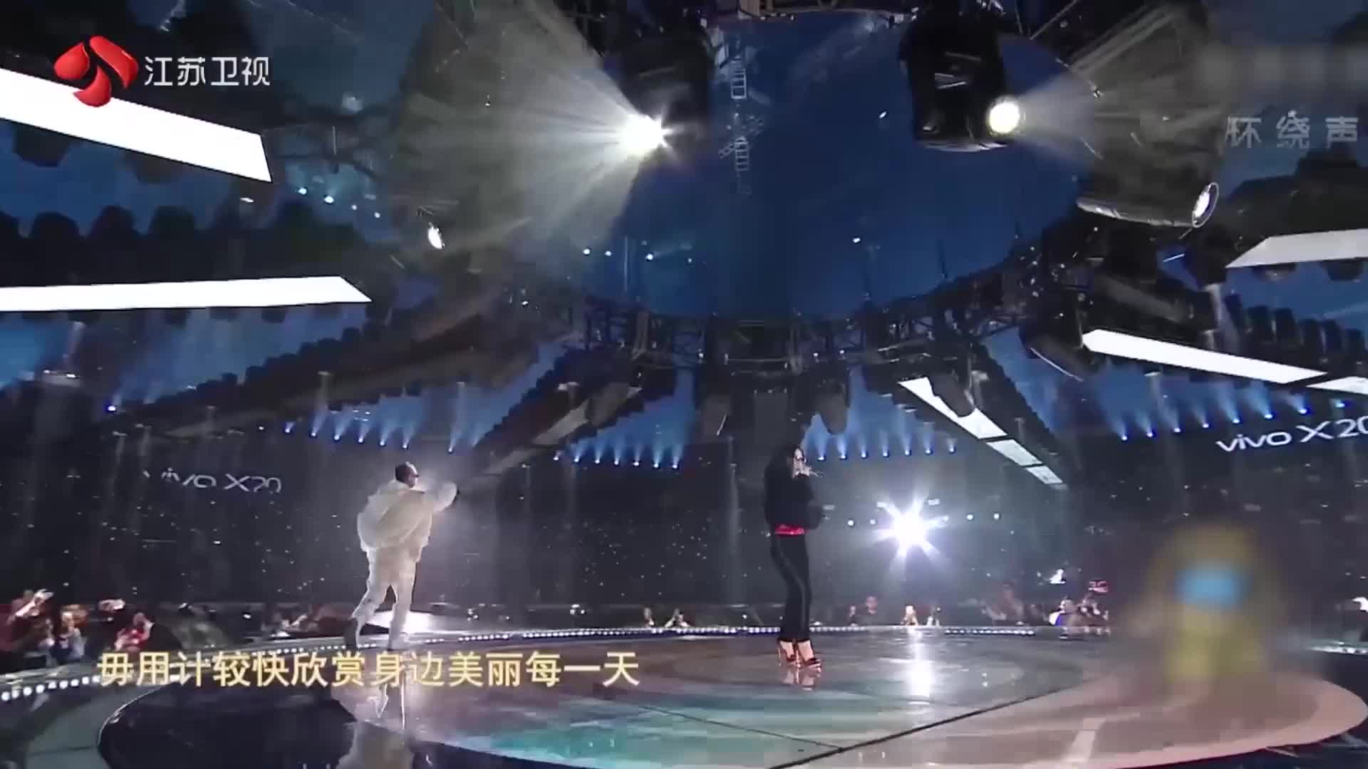 为您推荐: 龙奔,张怡诺《火火的爱火火的情》dj版,网络神曲,超好听!