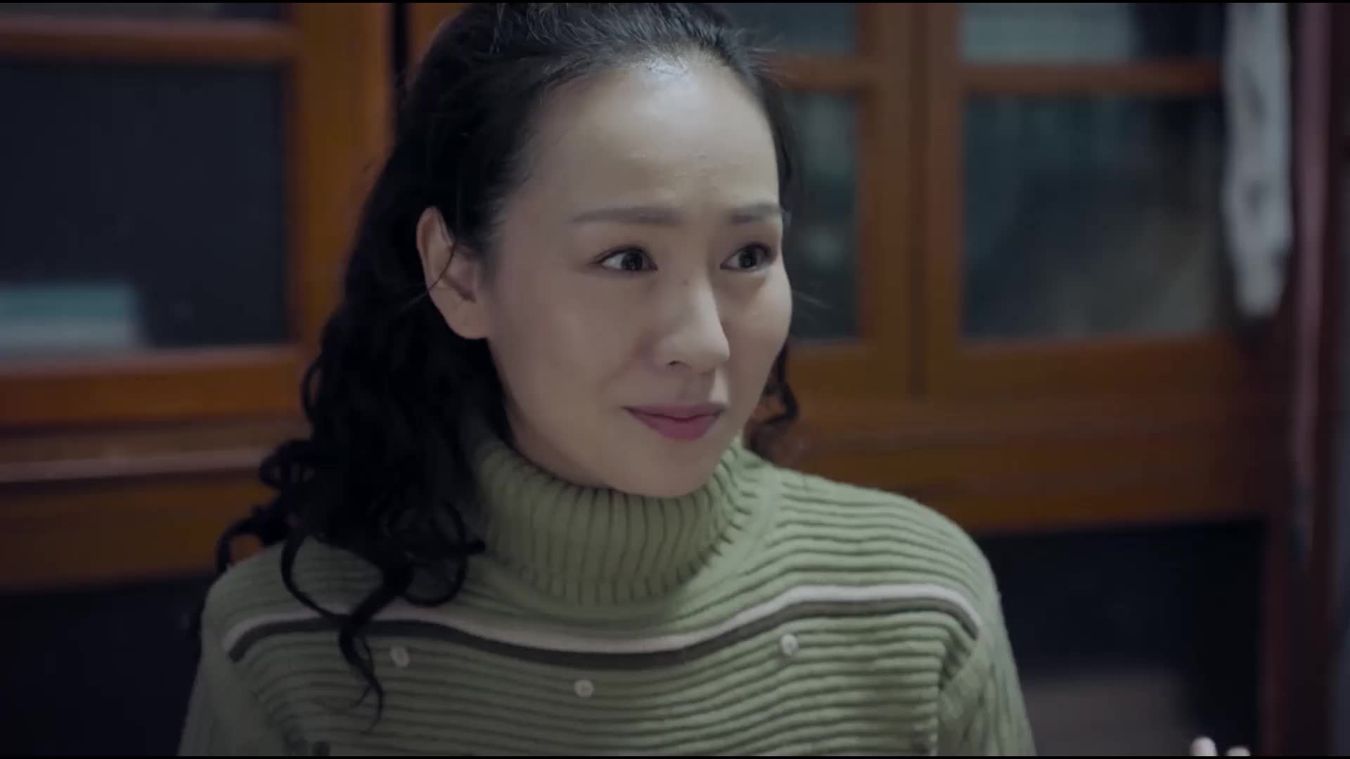 我的小姨秋虹发现同事十分奇怪一下班就往茶馆跑