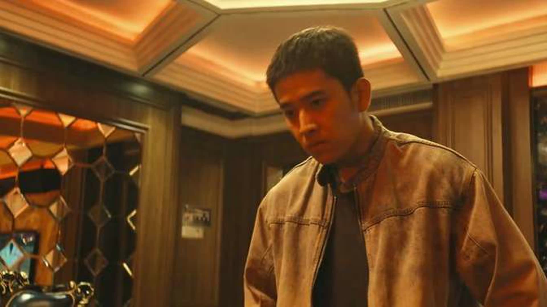 暗潮缉凶：警察利用前任女友找出螯小杰的犯罪证据