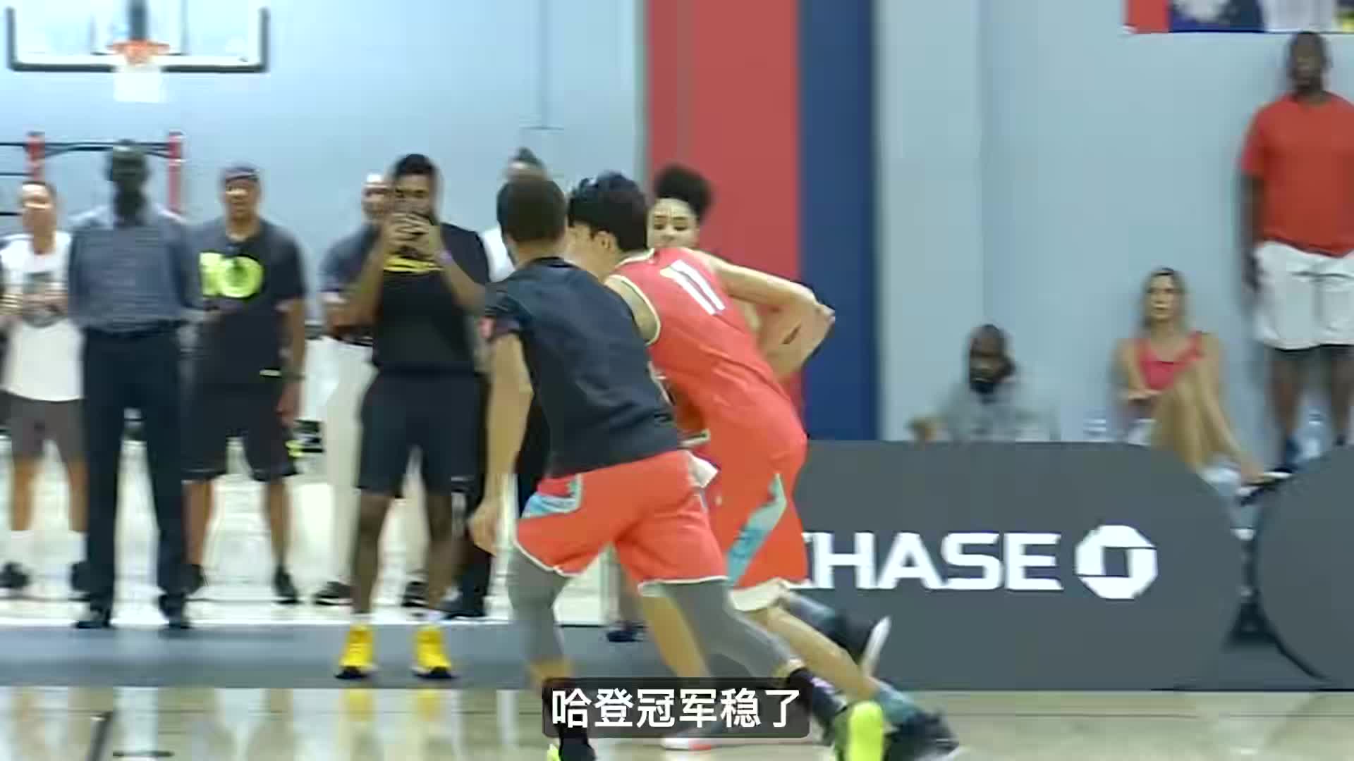 切特化身过人大师！晃倒鲍威尔不算啥，库里也曾是受害者