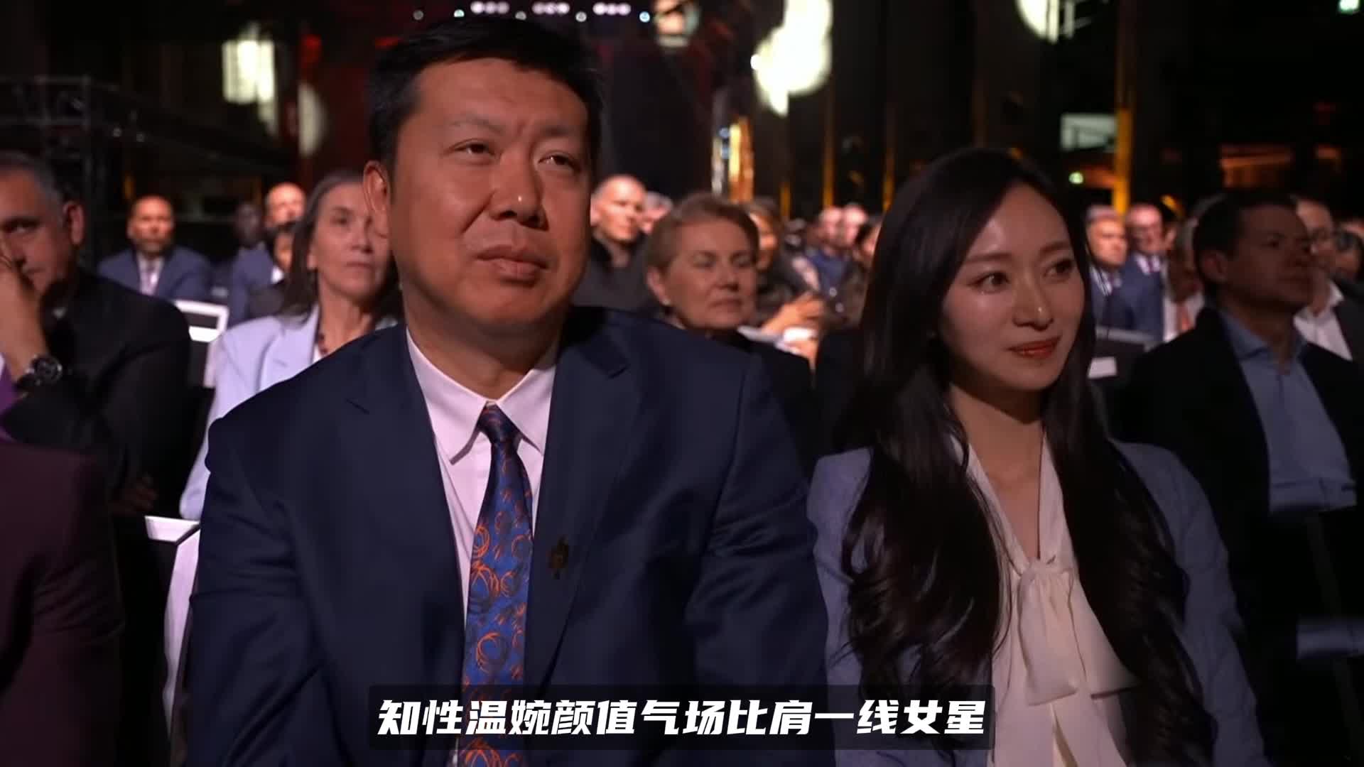 王治郅娇妻周蕾气质绝了，知性温婉颜值不输一线女星，人生赢家