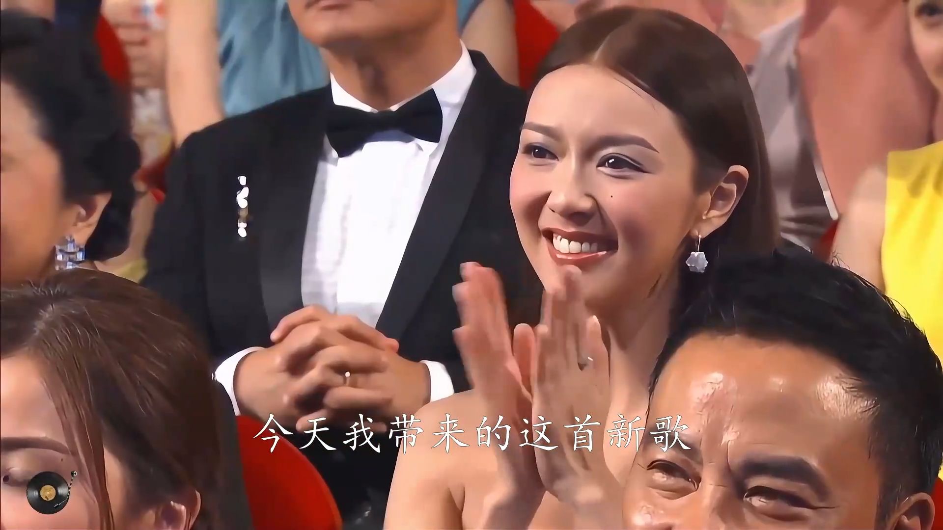 经典老歌《梅花泪》！谁说梅花没有泪，寒香为谁醉的伤情曲