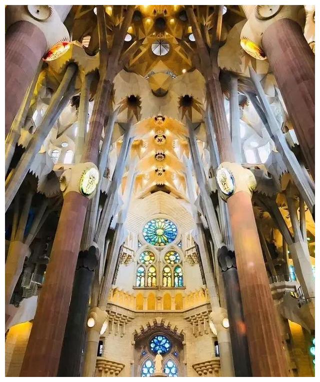 盖了136年终于要完工！结果被曝是“违章建筑”，罚款近3亿元休闲区蓝鸢梦想 - Www.slyday.coM