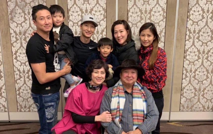 洪金宝女儿36岁至今未嫁看到照片后才明白网友表示不敢娶