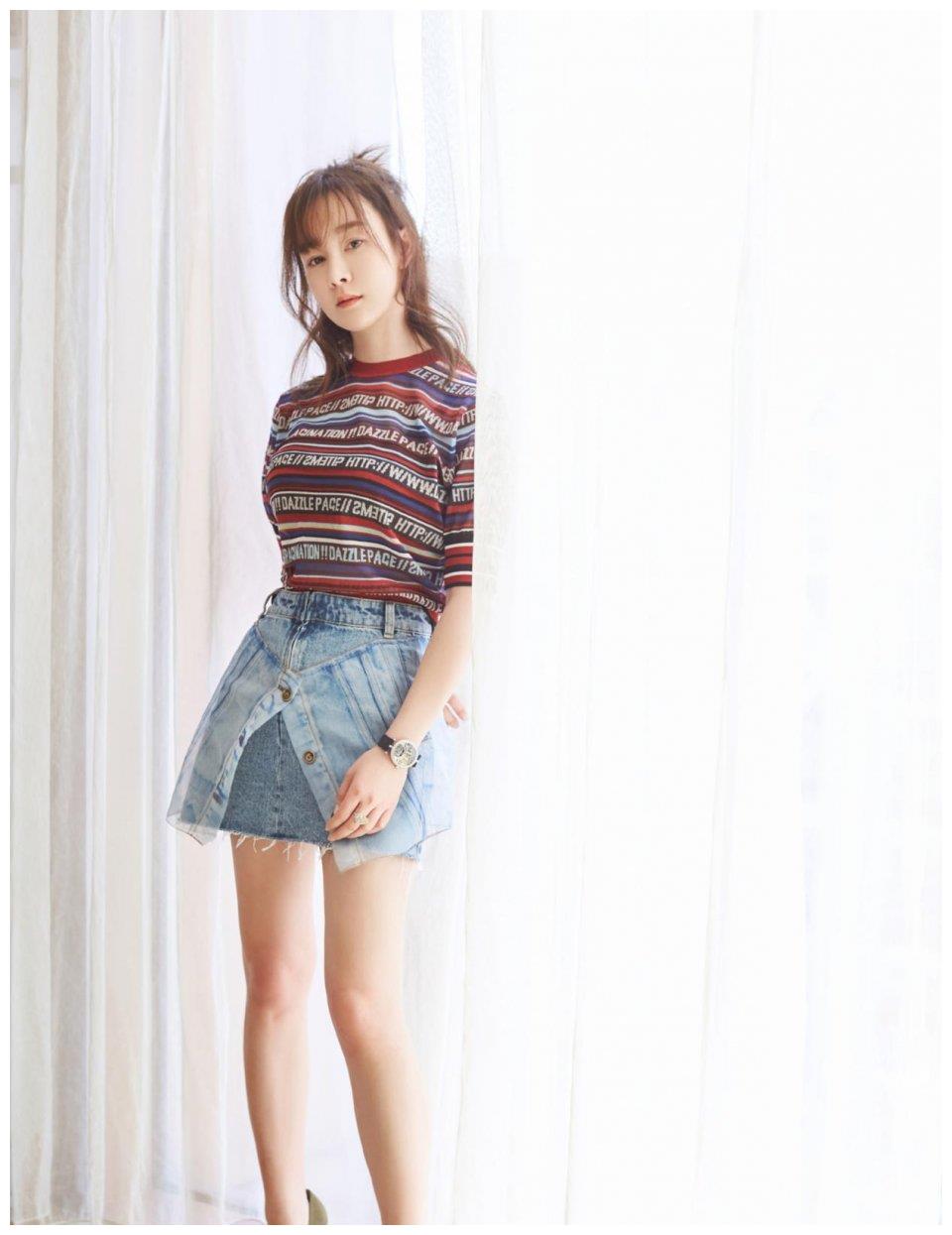 张檬晒出游照一袭白色衬衫裙似清纯校花男友视角下美到炸