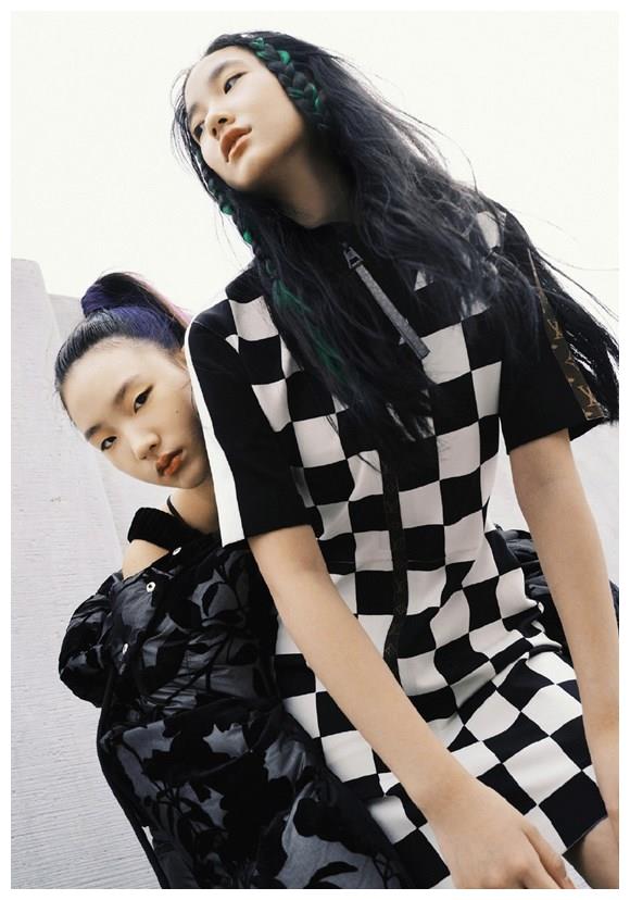 后继有人!小s女儿许曦文许韶恩合体拍摄,两人两色超吸睛