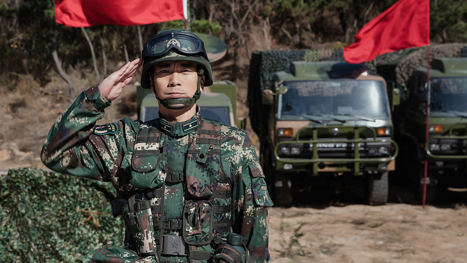 王大奇《号手就位》剧照5月11日,由总导演李路,导演张寒冰执导,李易峰