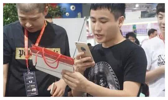 快手主播排行榜_快手游戏星光大赏,人气主播配豪车,法拉利兰博基尼悉数到场