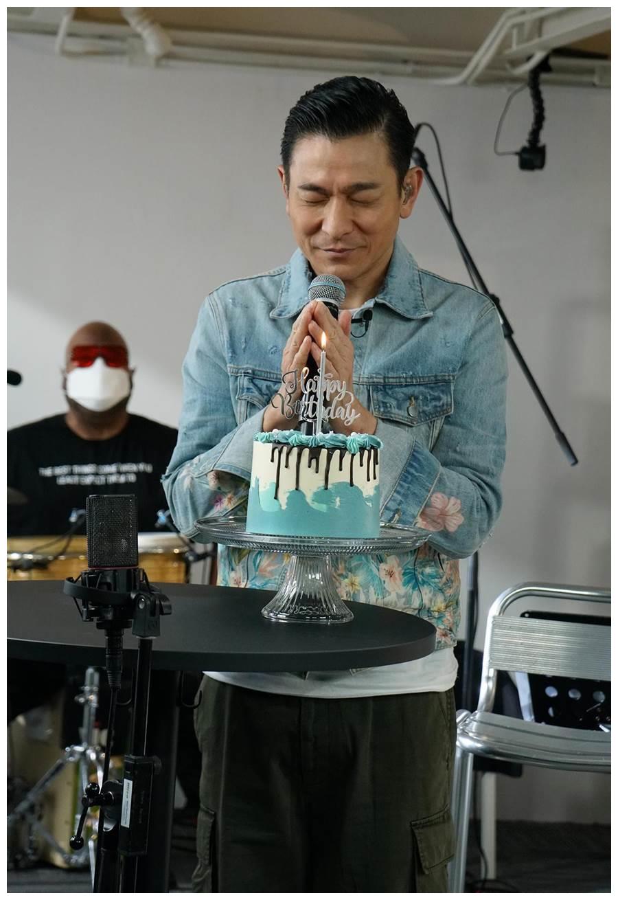 刘德华59岁生日线上同乐,暖心许下三个愿望|新冠肺炎_新浪新闻