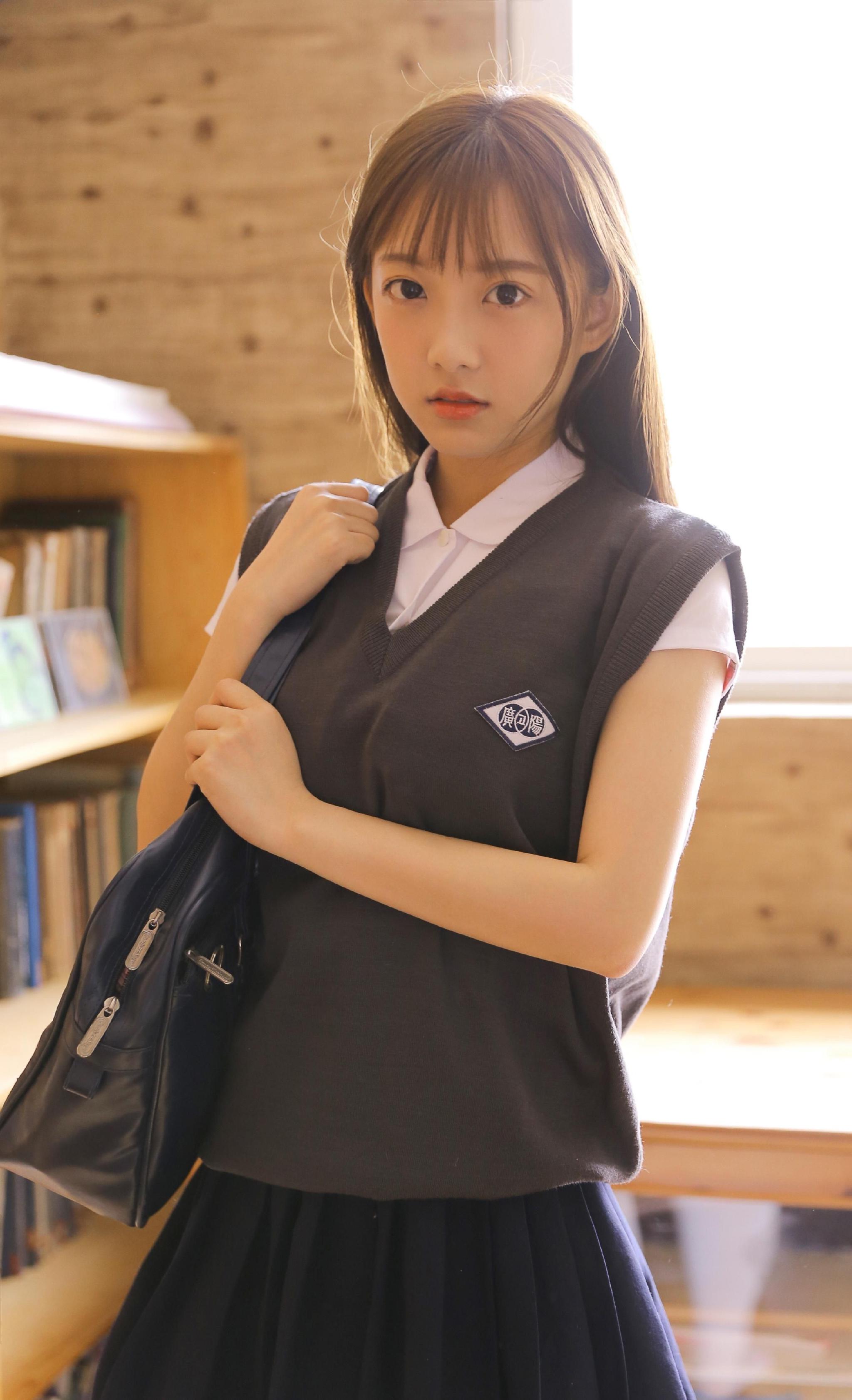 女演员范薇,可爱靓丽,楚楚动人!__财经头条