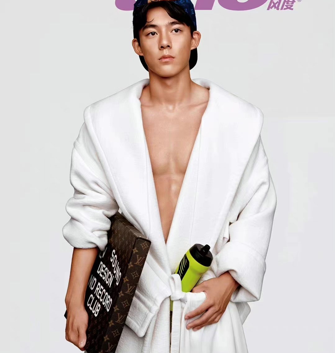 前国脚李明的儿子李嗣镕最近晒出自己的时尚写真_高清图集_新浪网