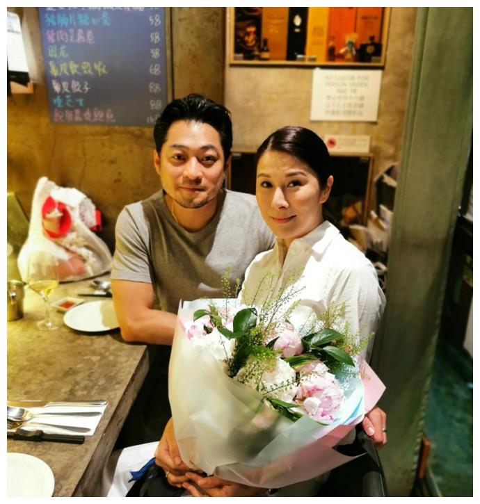 卢惠光前妻近照43岁冻龄有术不像生过4个娃离婚后改嫁医生